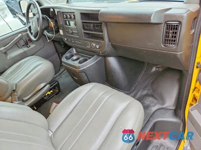 Zdjęcie 8 z 12 samochodu: 2023 GMC SAVANA BOX TRUCK VIN:1GD07RFP2P1122587 - miniatura