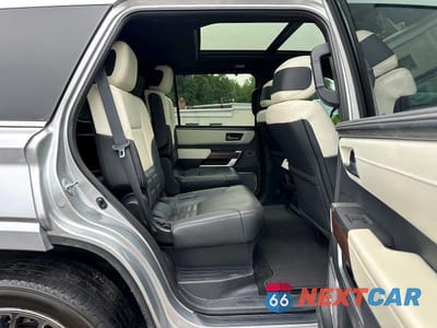 Zdjęcie 6 z 10 samochodu: 2024 TOYOTA SEQUOIA CAPSTONE VIN:7SVAAABA4RX030349 - miniatura