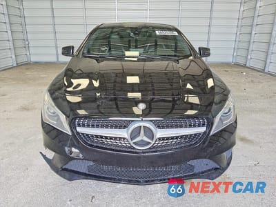 Piąte zdjęcie samochodu w środku: 2015 MERCEDES-BENZ CLA 250 VIN:WDDSJ4EBXFN179124 - miniatura