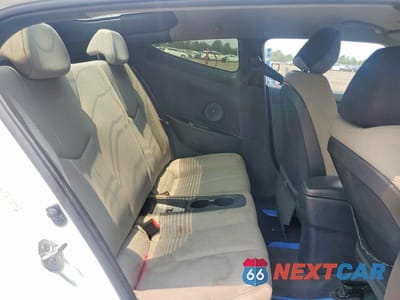 Zdjęcie 10 z 12 samochodu: 2013 HYUNDAI VELOSTER BASE VIN:KMHTC6AD1DU088365 - miniatura