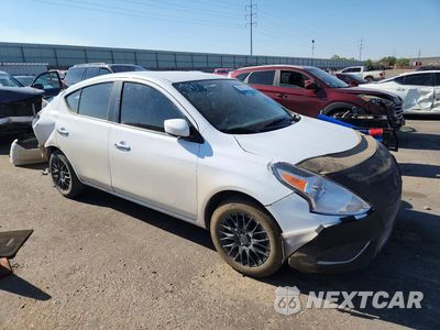 Czwarte zdjęcie samochodu z boku: 2016 NISSAN VERSA 1.6 SV VIN:3N1CN7AP8GL826128 - miniatura