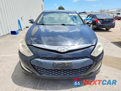 Piąte zdjęcie samochodu w środku: 2014 HYUNDAI SONATA HYBRID VIN:KMHEC4A45EA115132 - miniatura