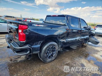 Trzecie zdjęcie samochodu z tyłu: 2025 CHEVROLET SILVERADO K1500 CUSTOM VIN:1GCPKBEKXSZ102872 - miniatura