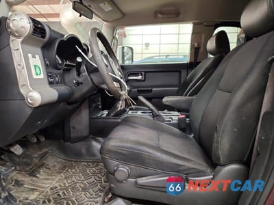 Zdjęcie 7 z 13 samochodu: 2007 TOYOTA FJ CRUISER BASE VIN:JTEBU11F270028524 - miniatura
