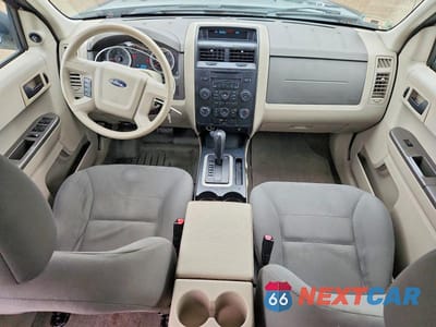 Zdjęcie 8 z 13 samochodu: 2008 FORD ESCAPE XLS VIN:1FMCU92Z78KB14624 - miniatura