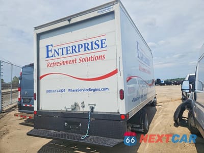 Trzecie zdjęcie samochodu z tyłu: 2025 CHEVROLET EXPRESS BOX TRUCK VIN:1HA3GTF70SN022340 - miniatura