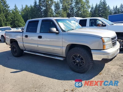 Czwarte zdjęcie samochodu z boku: 2006 CHEVROLET SILVERADO K1500 VIN:2GCEK13T461144949 - miniatura