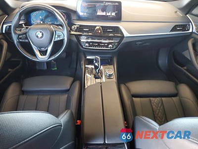 Zdjęcie 8 z 13 samochodu: 2022 BMW 530 XI VIN:WBA13BJ05NWX75644 - miniatura