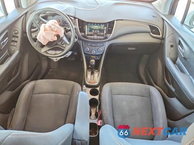 Zdjęcie 8 z 12 samochodu: 2019 CHEVROLET TRAX LS VIN:3GNCJKSB9KL261144 - miniatura