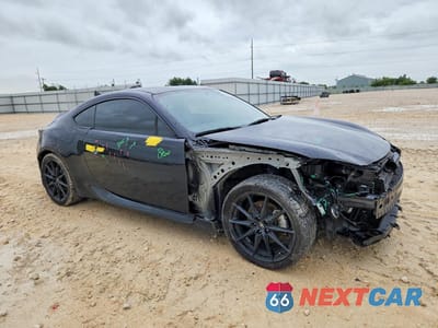 Czwarte zdjęcie samochodu z boku: 2023 TOYOTA GR 86 PREMIUM VIN:JF1ZNBF11P8763070 - miniatura