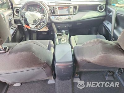 Zdjęcie 8 z 13 samochodu: 2018 TOYOTA RAV4 HYBRID XLE VIN:JTMRJREV6JD181824 - miniatura