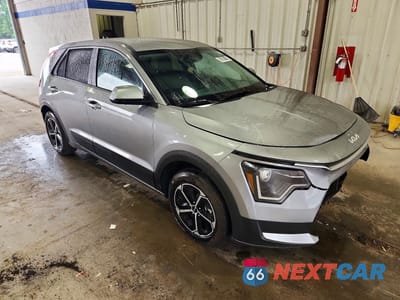 Czwarte zdjęcie samochodu z boku: 2026 KIA NIRO LX VIN:KNDCP3LE1T5324664 - miniatura