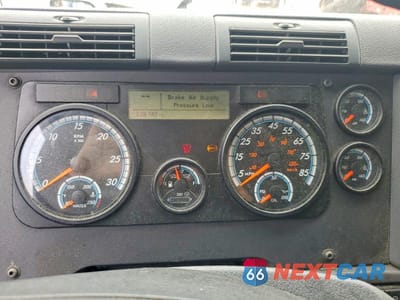 Zdjęcie 9 z 14 samochodu: 2019 FREIGHTLINER CASCADIA 125 SEMI TRUCK VIN:1FUJGLDR0KLKD2968 - miniatura