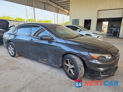 Czwarte zdjęcie samochodu z boku: 2017 CHEVROLET MALIBU LS VIN:1G1ZB5ST0HF250152 - miniatura