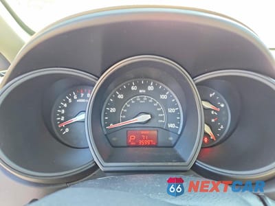 Zdjęcie 9 z 12 samochodu: 2015 KIA RIO LX VIN:KNADM4A30F6443158 - miniatura