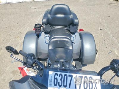 Piąte zdjęcie samochodu w środku: 2021 HARLEY-DAVIDSON FLHTCUTG VIN:1HD1MAF12MB854320 - miniatura