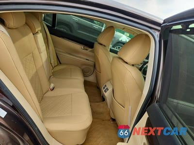 Zdjęcie 10 z 12 samochodu: 2013 LEXUS ES 350 VIN:JTHBK1GG0D2035867 - miniatura