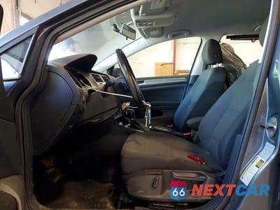 Zdjęcie 7 z 12 samochodu: 2017 VOLKSWAGEN GOLF SPORTWAGEN S VIN:3VW017AU8HM512716 - miniatura