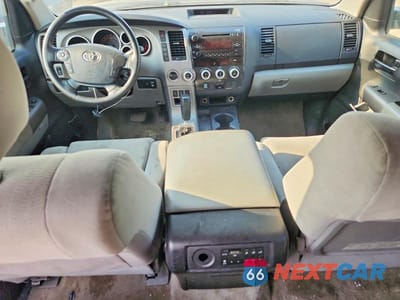 Zdjęcie 8 z 13 samochodu: 2011 TOYOTA SEQUOIA SR5 VIN:5TDBW5G14BS047972 - miniatura