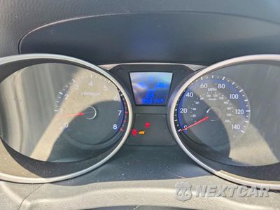 Zdjęcie 9 z 13 samochodu: 2012 HYUNDAI TUCSON LIMITED VIN:KM8JU3AC3CU523220 - miniatura
