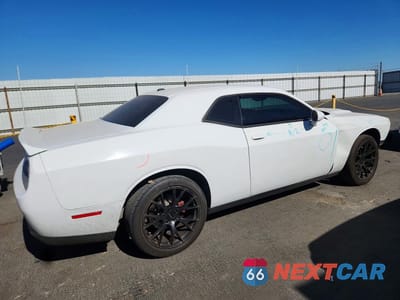 Trzecie zdjęcie samochodu z tyłu: 2019 DODGE CHALLENGER SXT VIN:2C3CDZAG3KH701586 - miniatura