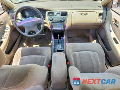 Zdjęcie 8 z 12 samochodu: 1999 HONDA ACCORD LX VIN:1HGCG5647XA084517 - miniatura