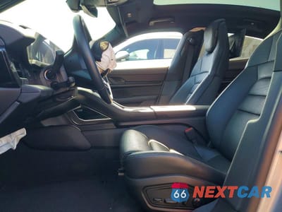 Zdjęcie 7 z 12 samochodu: 2024 PORSCHE TAYCAN VIN:WP0AA2Y19RSA12727 - miniatura