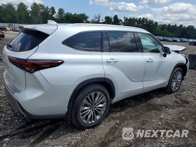 Trzecie zdjęcie samochodu z tyłu: 2025 TOYOTA HIGHLANDER PLATINUM VIN:5TDKDRBH4SS589588 - miniatura