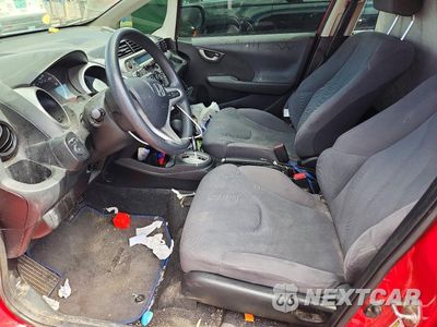 Zdjęcie 7 z 12 samochodu: 2013 HONDA FIT VIN:JHMGE8H39DC021171 - miniatura