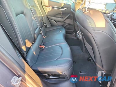 Zdjęcie 10 z 12 samochodu: 2023 MASERATI LEVANTE MODENA VIN:ZN661YUM3PX418605 - miniatura