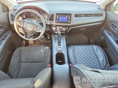 Zdjęcie 8 z 12 samochodu: 2018 HONDA HR-V LX VIN:3CZRU5H35JG706217 - miniatura