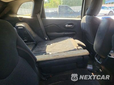 Zdjęcie 11 z 13 samochodu: 2016 JEEP CHEROKEE LATITUDE VIN:1C4PJLCB3GW274438 - miniatura