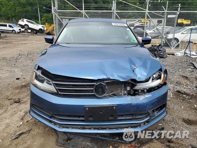 Piąte zdjęcie samochodu w środku: 2017 VOLKSWAGEN JETTA VIN:3VW2B7AJ7HM224570 - miniatura