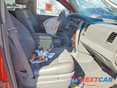 Zdjęcie 7 z 13 samochodu: 2004 DODGE DURANGO SLT VIN:1D4HB48D44F119171 - miniatura