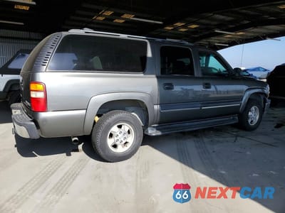 Trzecie zdjęcie samochodu z tyłu: 2001 CHEVROLET SUBURBAN K1500 VIN:3GNFK16T21G262098 - miniatura