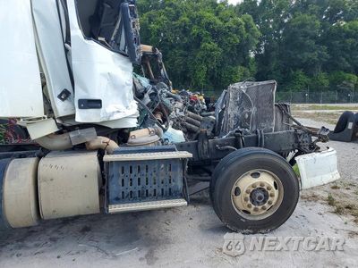 Zdjęcie 10 z 10 samochodu: 2013 VOLVO VNL SEMI TRUCK VIN:4V4NC9EGXDN137581 - miniatura