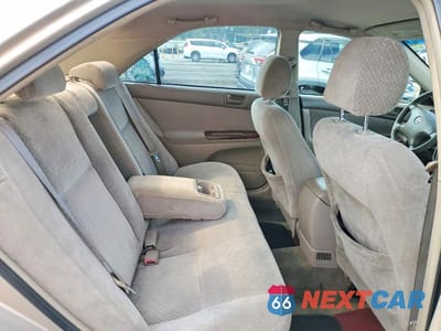 Zdjęcie 10 z 12 samochodu: 2004 TOYOTA CAMRY LE VIN:4T1BE32K64U863731 - miniatura