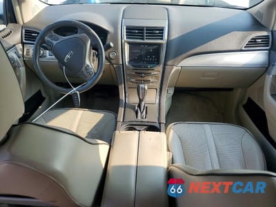 Zdjęcie 8 z 14 samochodu: 2011 LINCOLN MKX VIN:2LMDJ8JK7BBJ07139 - miniatura