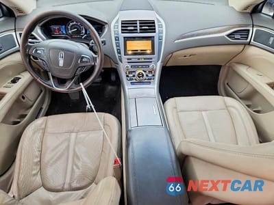 Zdjęcie 8 z 12 samochodu: 2017 LINCOLN MKZ HYBRID RESERVE VIN:3LN6L5MU1HR608922 - miniatura