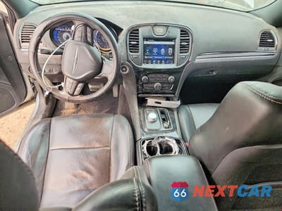 Zdjęcie 8 z 12 samochodu: 2019 CHRYSLER 300 S VIN:2C3CCAGGXKH573438 - miniatura