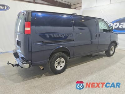 Trzecie zdjęcie samochodu z tyłu: 2011 CHEVROLET EXPRESS G2500 VIN:1GCWGFCA8B1174019 - miniatura