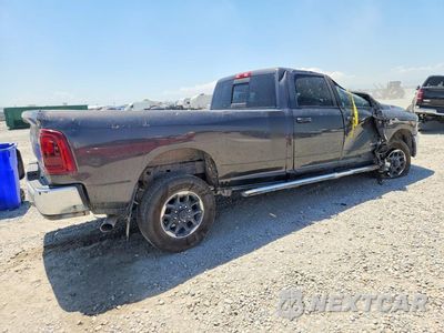 Trzecie zdjęcie samochodu z tyłu: 2025 RAM 2500 LARAMIE VIN:3C63R5KL4SG501065 - miniatura