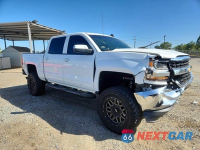 Czwarte zdjęcie samochodu z boku: 2017 CHEVROLET SILVERADO C1500 LT VIN:3GCPCRECXHG319586 - miniatura