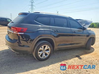 Trzecie zdjęcie samochodu z tyłu: 2018 VOLKSWAGEN ATLAS SE VIN:1V2CR2CA3JC543571 - miniatura
