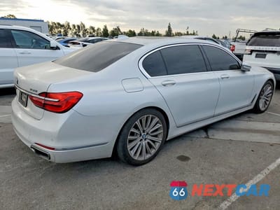 Trzecie zdjęcie samochodu z tyłu: 2016 BMW 750 XI VIN:WBA7F2C53GG415098 - miniatura