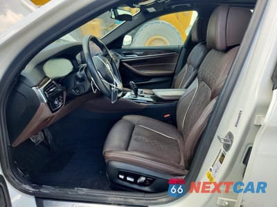 Zdjęcie 7 z 12 samochodu: 2019 BMW 540 I VIN:WBAJE5C5XKWE66142 - miniatura