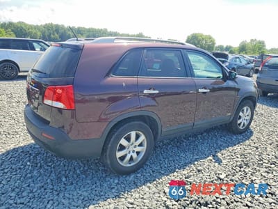 Trzecie zdjęcie samochodu z tyłu: 2011 KIA SORENTO LX VIN:5XYKTCA17BG132825 - miniatura