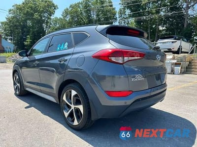 Drugie zdjęcie samochodu z przodu: 2018 HYUNDAI TUCSON VALUE VIN:KM8J3CA25JU691996 - miniatura