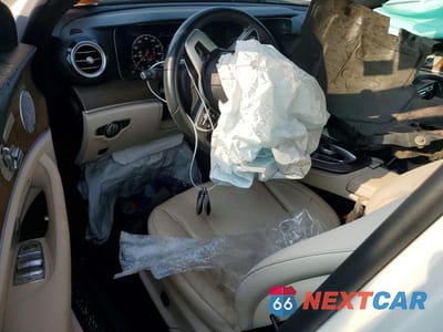 Zdjęcie 8 z 13 samochodu: 2020 MERCEDES-BENZ E 350 4MATIC VIN:W1KZF8EB6LA759223 - miniatura