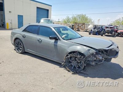 Czwarte zdjęcie samochodu z boku: 2019 CHRYSLER 300 TOURING VIN:2C3CCAAG3KH648389 - miniatura